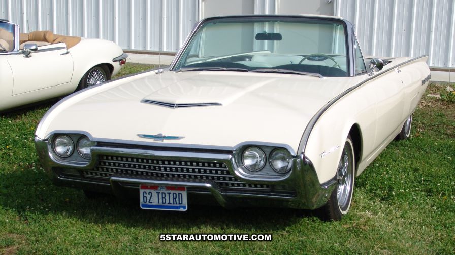 1962 Ford Thunderbird